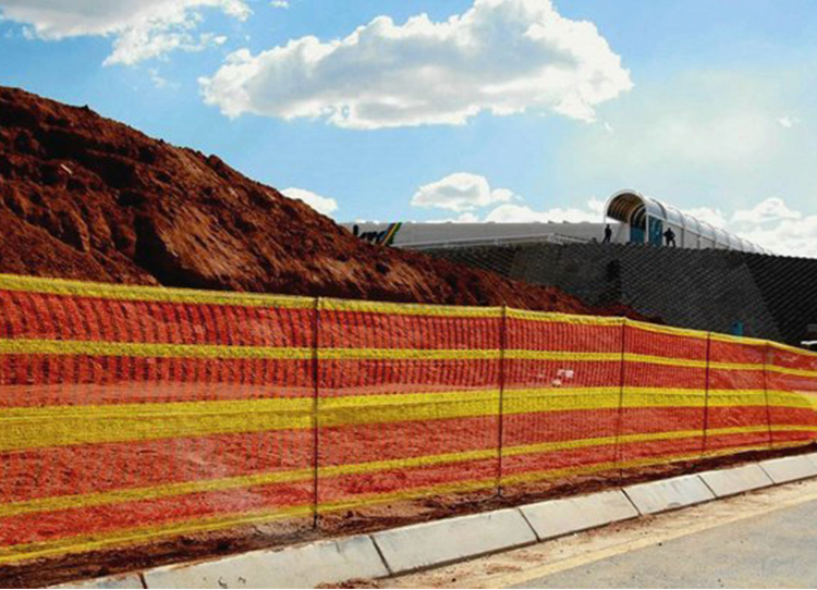 Atrair a atenção de pedestres e motoristas.